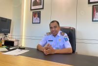 Kepala Bakuda Babel, Yunan Helmi