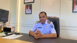 Kepala Bakuda Babel, Yunan Helmi