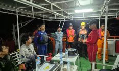 Tim SAR Gabungan Berhasil Evakuasi 4 ABK Kapal Nelayan di Perairan Air Anyir